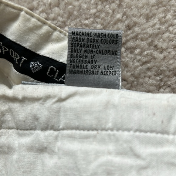 Classiques Du Sport Khaki/Cream Shorts. Size 6P - Picture 4 of 10